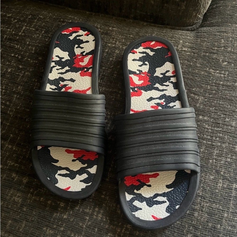 Men’s Navy Slides with Camouflage Pattern